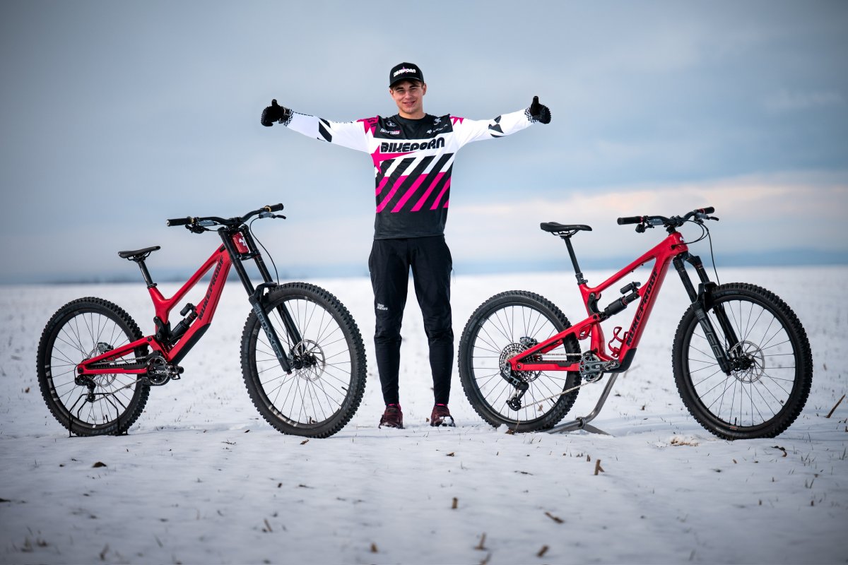 ADAM MAXA NOVĚ V BARVÁCH TÝMU BIKEPORN!