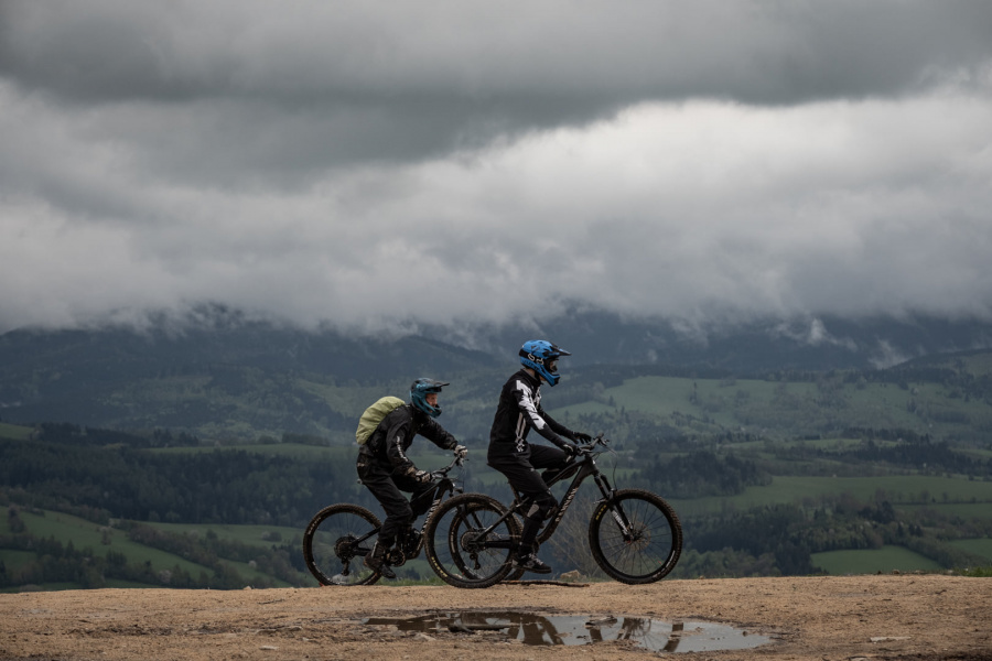 HORSEFEATHERS Enduro Race Kraličák