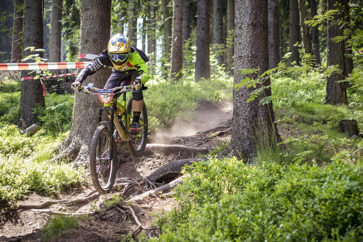 Rock Machine Enduro Race Ještěd 2017 - video