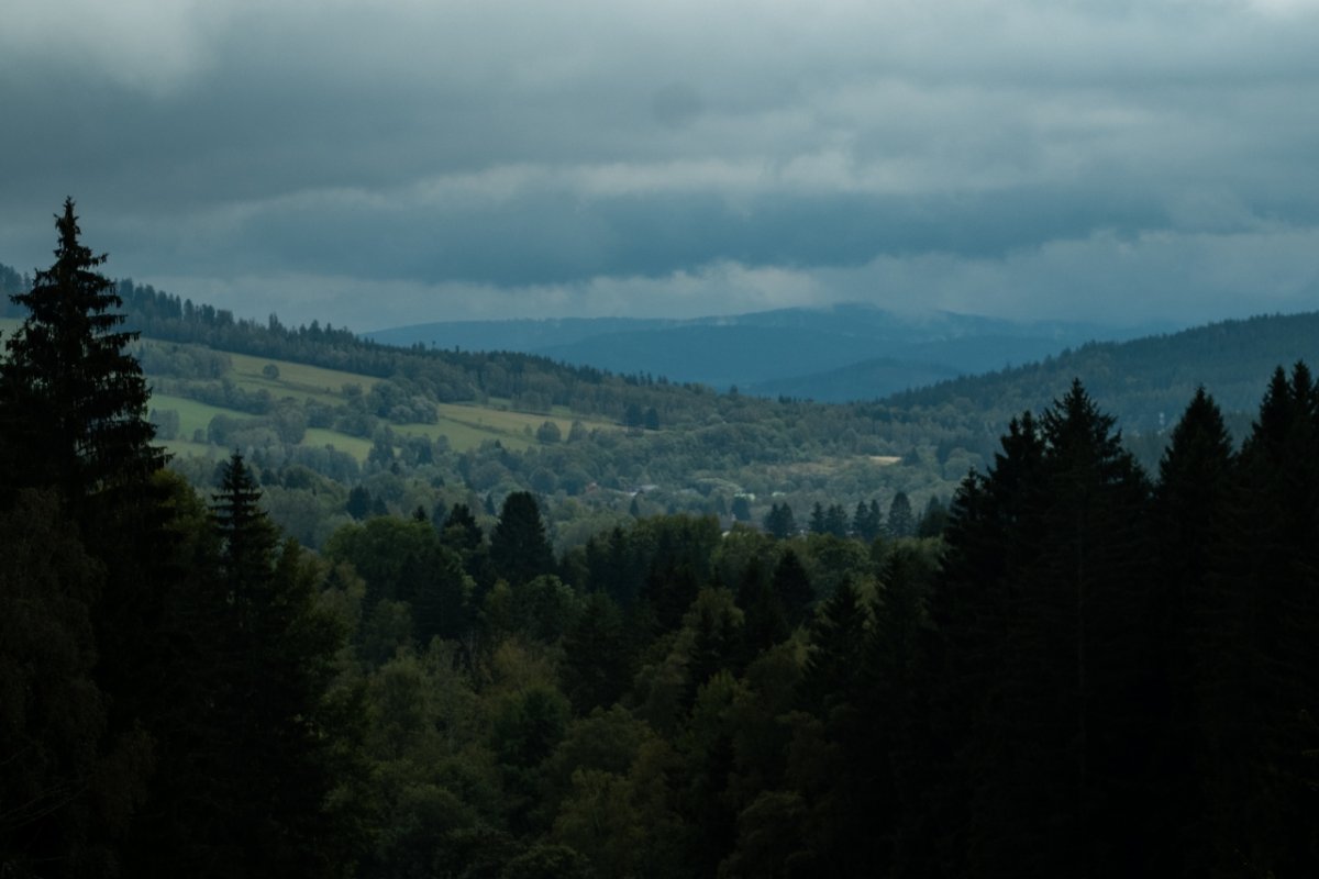 Zázemí a parkování při závodě FOX Enduro Race Špičák 2025