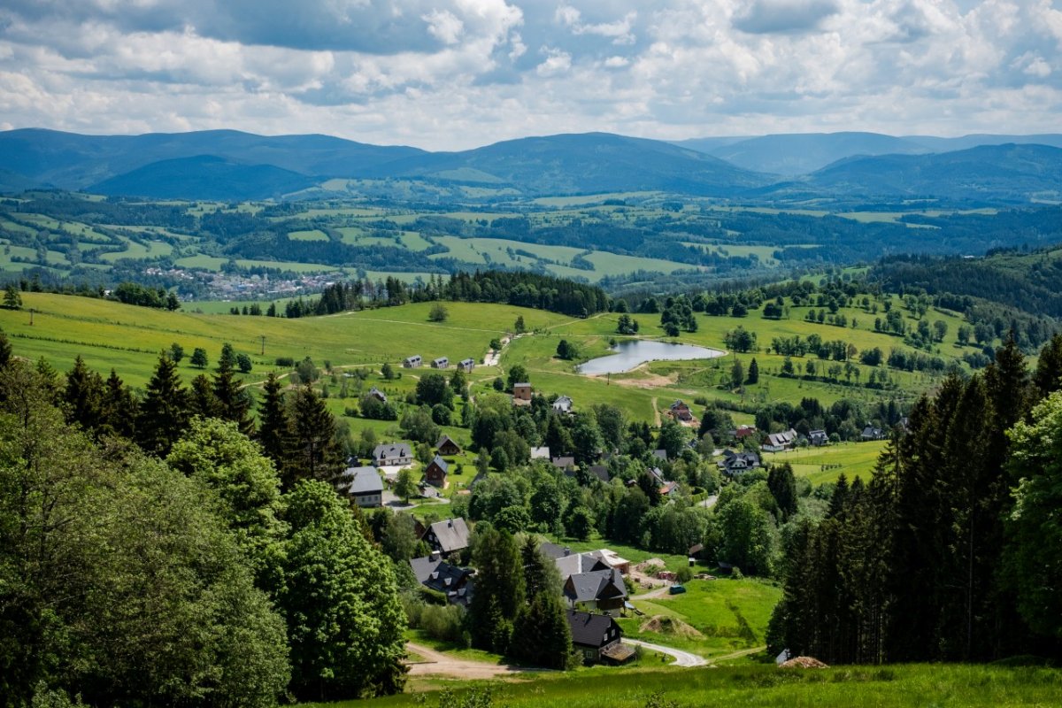 Zázemí a parkování při závodě Santa Cruz Enduro Race Kraličák 2025
